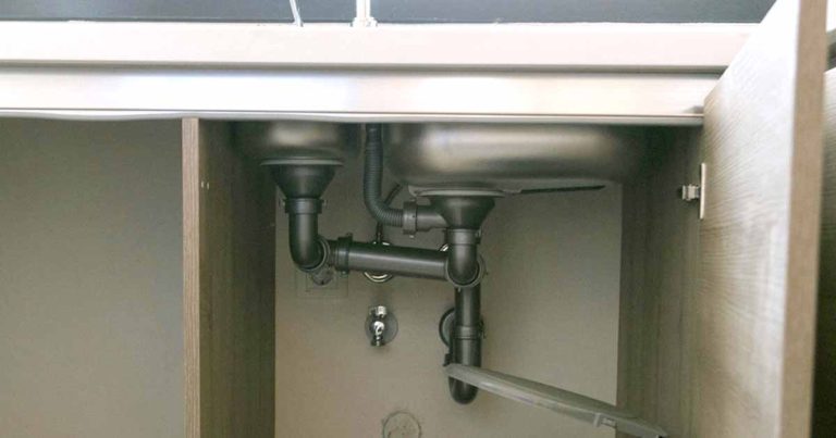 How to Find and Fix Plumbing Leaks Around the House